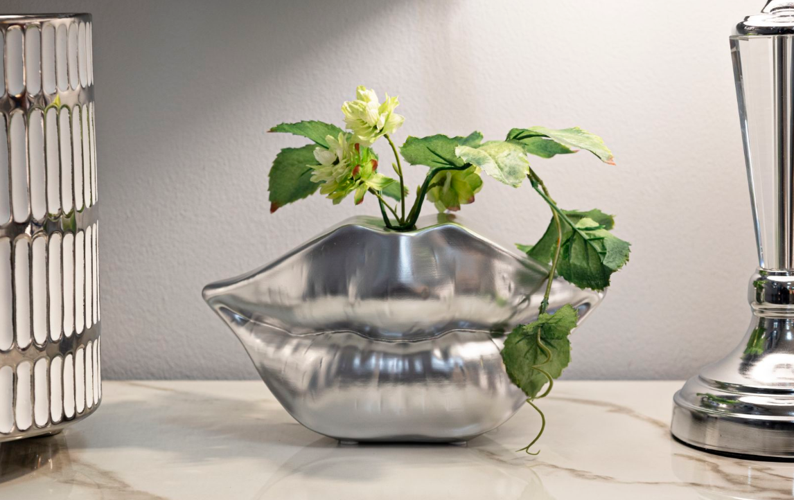 VASO MOUTH LIP SILVER