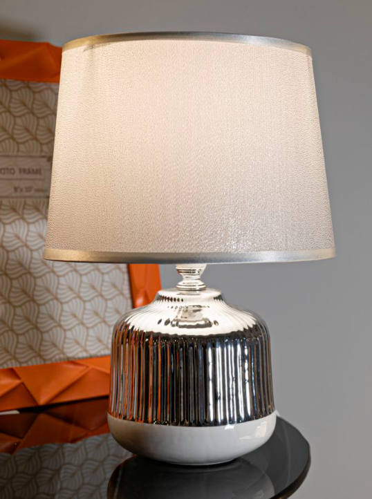 LAMPADA DA TAVOLO LUCINA